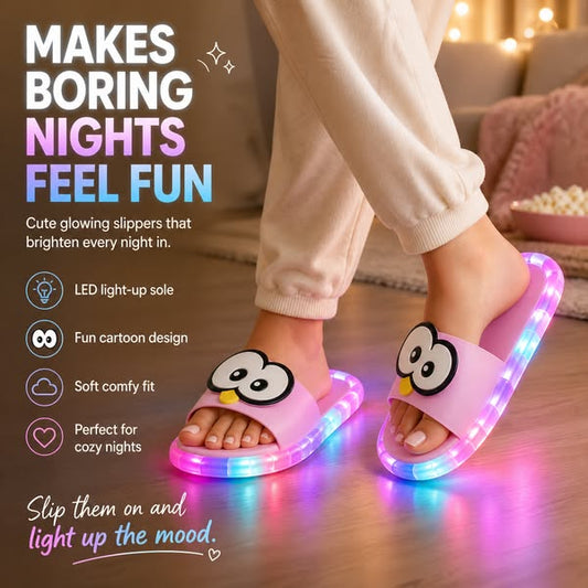 👣👣Cute slippers with cartoon motifs that glow