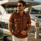 ☀️👔Men’s Geometric Print Relaxed-Fit Button-Down Shirt – Soft Summer Feel, Roomy Comfort & Vacation-Ready Style✨